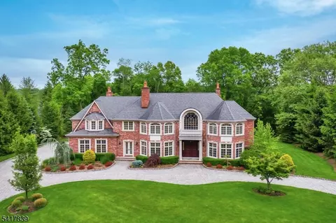 22 Sunset Ln, Upper Saddle River, NJ 07458