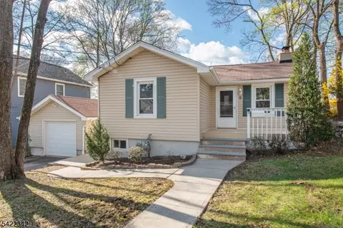 9 Roanoke Ave, Lake Hiawatha, NJ 07034
