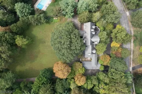 17 Three Gables Rd, Morristown, NJ 07960