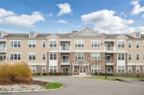5107 Veterans Dr, Wharton, NJ 07885
