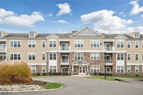 5107 Veterans Dr, Wharton, NJ 07885