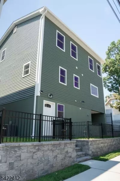 376 5th Ave, Paterson, NJ 07514