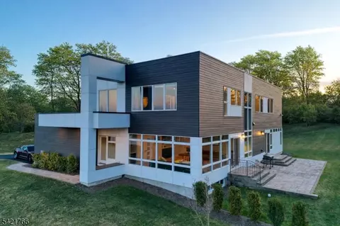 30 Kokora Ave, Montville, NJ 07045