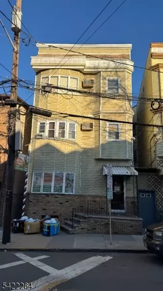 64 Congress St, Newark, NJ 07105