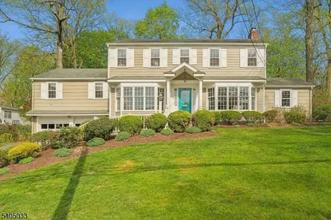 84 Pine Grove Ave, Summit, NJ 07901