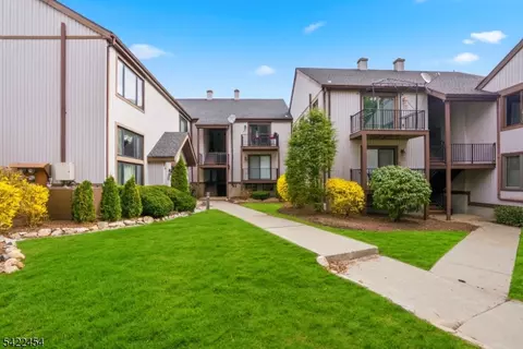 15276 Aspen Ct #276, Stanhope, NJ 07874