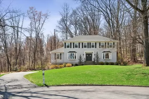 5 Jessica Pl, Randolph, NJ 07869