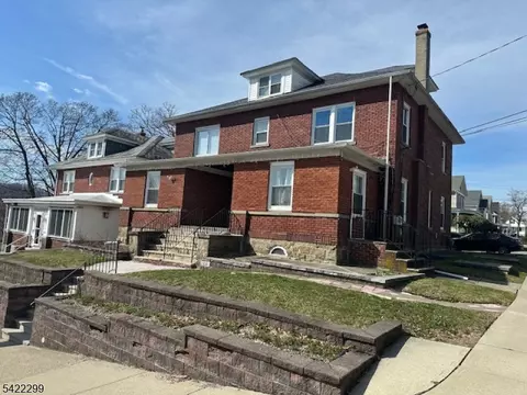 113 Pequannock St, Dover, NJ 07801