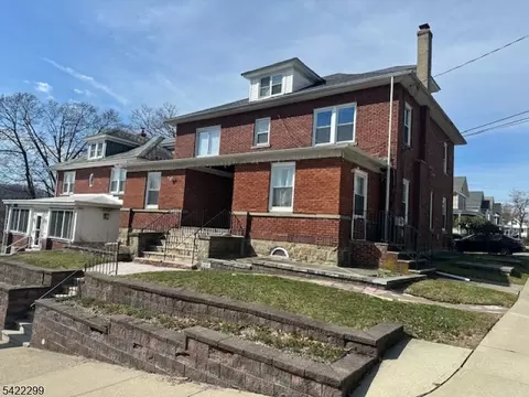 113 Pequannock St, Dover, NJ 07801