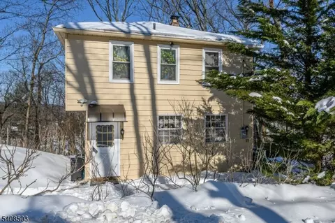 19 Skyland Ave, Haskell, NJ 07420