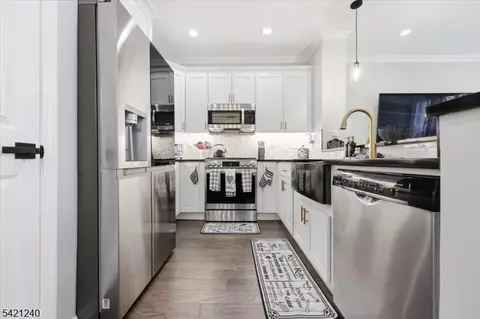 915 Redspire Dr, Union, NJ 07083