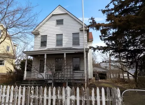 163 Hamilton Ave, Hasbrouck Heights, NJ 07604