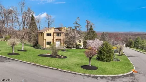 17 Sherbrooke Dr, Lincoln Park, NJ 07035