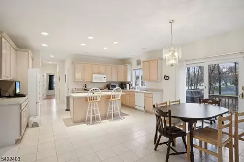 1 Jenny Ln, Wayne, NJ 07470 photo 11