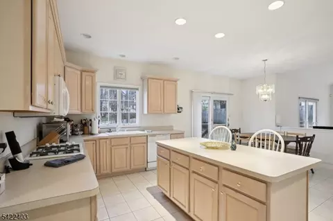 1 Jenny Ln, Wayne, NJ 07470 photo 12