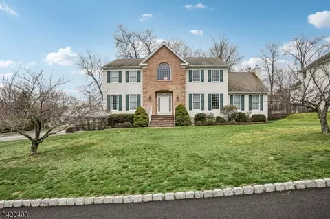 1 Jenny Ln, Wayne, NJ 07470