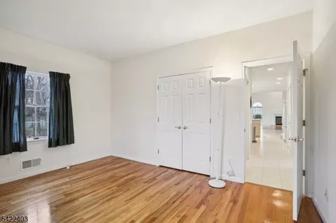 1 Jenny Ln, Wayne, NJ 07470 photo 15