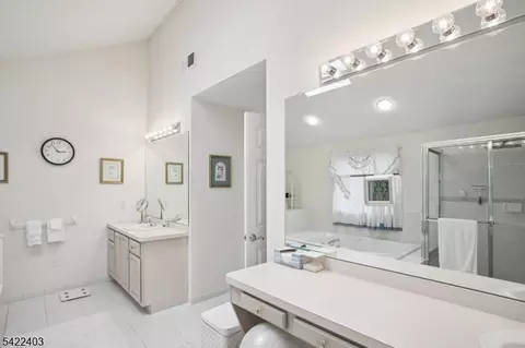 1 Jenny Ln, Wayne, NJ 07470 photo 25