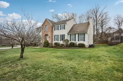 1 Jenny Ln, Wayne, NJ 07470 photo 2