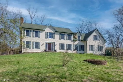34 Indian Run, Whitehouse Station, NJ 08889
