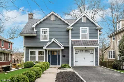 20 N Summit Ave, Chatham, NJ 07928