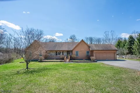 15 Mount Pleasant Rd, Columbia, NJ 07832