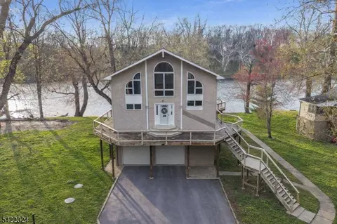 Exterior - 9 Riveredge Ln, Phillipsburg, NJ 08865 photo 1 of 10