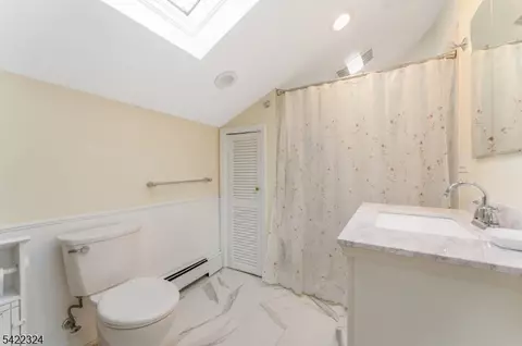 Bath - 9 Riveredge Ln, Phillipsburg, NJ 08865 photo 1 of 1