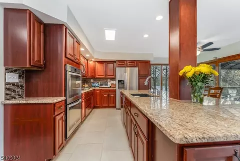Kitchen - 9 Riveredge Ln, Phillipsburg, NJ 08865 photo 3 of 3