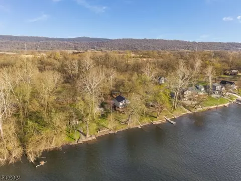 View/Area - 9 Riveredge Ln, Phillipsburg, NJ 08865 photo 7 of 11