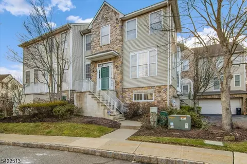 145 Arrowgate Dr, Randolph, NJ 07869