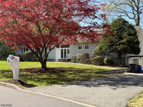 106 Dogwood Dr, Oakland, NJ 07436