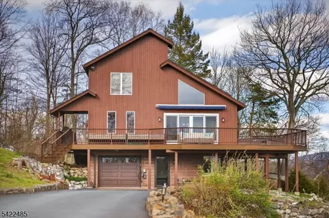 32 Evergreen Trl, Vernon, NJ 07462