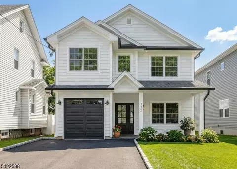 332 Pershing Ave, Roselle Park, NJ 07204