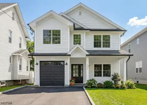 332 Pershing Ave, Roselle Park, NJ 07204