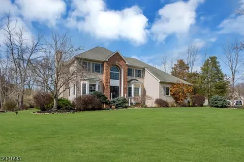 14 Misty Ln, Green Twp, NJ 07821