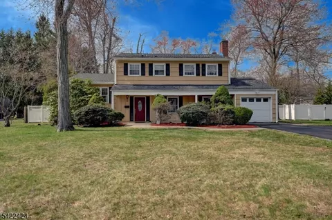 52 W William St, Lincoln Park, NJ 07035