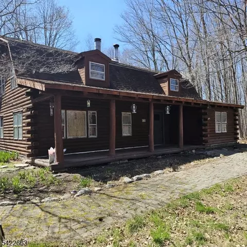 84 Yellow Frame Rd, Newton, NJ 07860