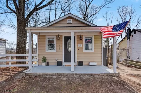 635 Brooklyn Mountain Rd, Hopatcong, NJ 07843