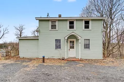 196 W Owassa Tpke, Newton, NJ 07860