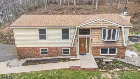 4 Rocky Way, Newton, NJ 07860