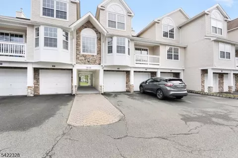 32 Pasture Ct, Ledgewood, NJ 07852