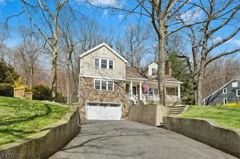 1100 Heckel Dr, Mountainside, NJ 07092