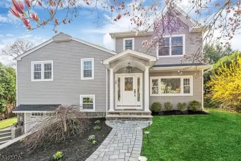 28 Princeton Pl, Glen Rock, NJ 07452