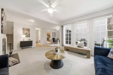 14 Arthurs Ct, Berkeley Heights, NJ 07922
