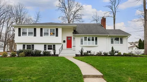 401 Poe Ave, Westfield, NJ 07090