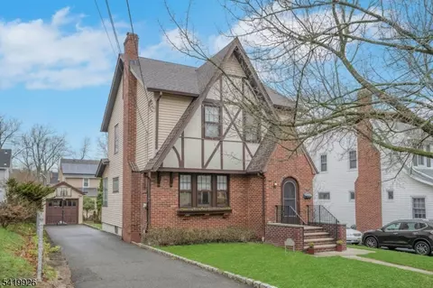 52 Morningside Rd, Verona, NJ 07044