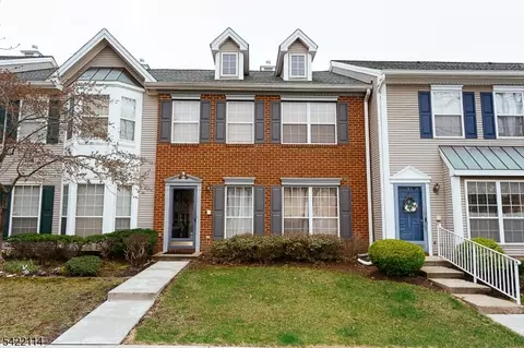 12 Diaz Ct #12, Franklin Park, NJ 08823