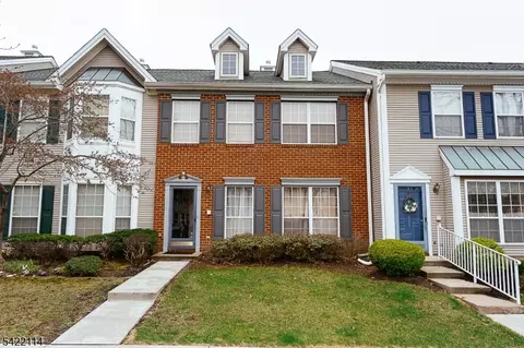 12 Diaz Ct #12, Franklin Park, NJ 08823