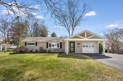 306 Hurley Dr, Hackettstown, NJ 07840